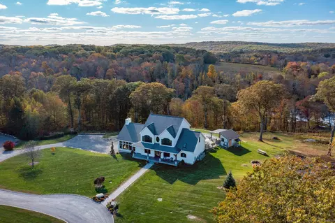 8 Bobcat Ln, Warren, CT 06754