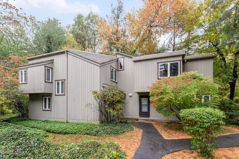 3 Talcott Gln #D, Farmington, CT 06032