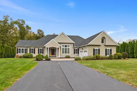 23 Beaudry Ln, Bloomfield, CT 06002
