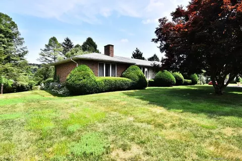 400 Williams Rd, Wallingford, CT 06492
