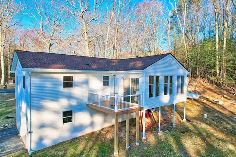 29 E Cotton Hill Rd, New Hartford, CT 06057