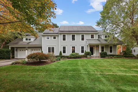 25 Lakeview Dr, West Hartford, CT 06117