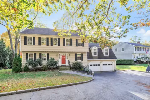 15 Blackberry Rd, Trumbull, CT 06611