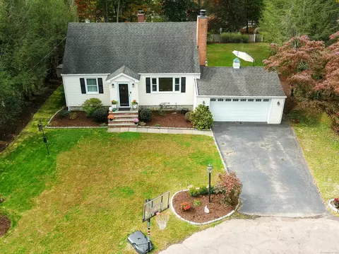 23 Robert Ct, Fairfield, CT 06824