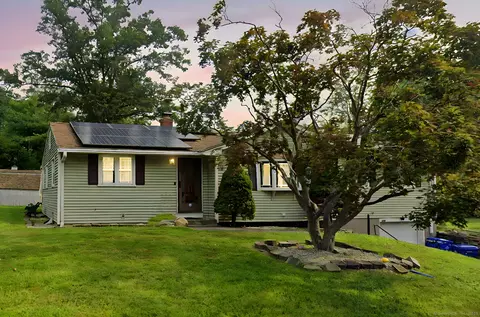 207 Arnold Dr, East Hartford, CT 06108