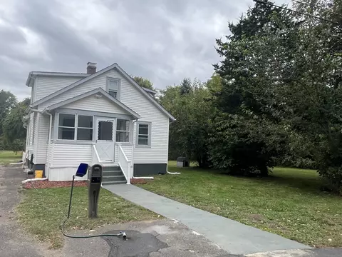49 Willys St, East Hartford, CT 06118