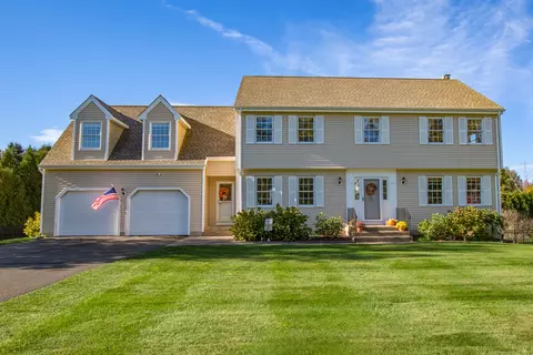 66 Farmbrook Ln, South Windsor, CT 06074