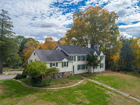 887 Westover Rd, Stamford, CT 06902