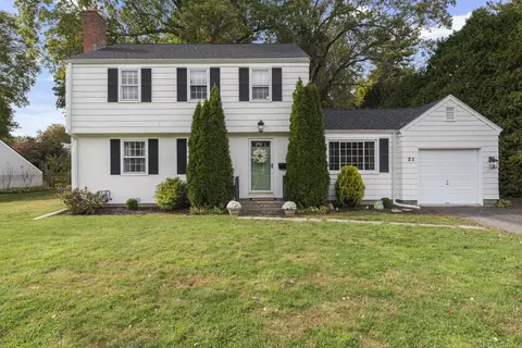21 Barksdale Rd, West Hartford, CT 06117
