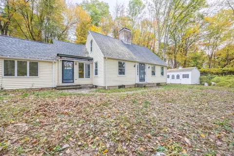49 Southridge Dr, Waterbury, CT 06708