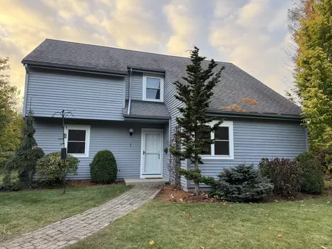 1 Mathers Xing #1, Simsbury, CT 06070