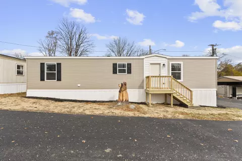 55 Sugar St #17A, Newtown, CT 06470