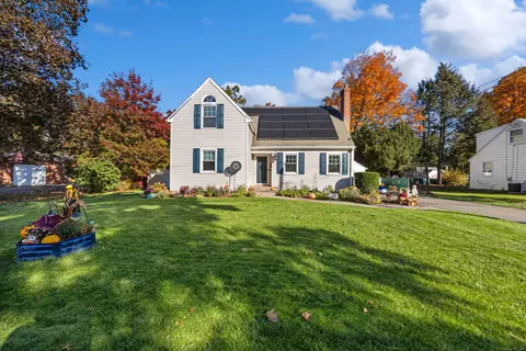 14 Wildwood Rd, Cromwell, CT 06416
