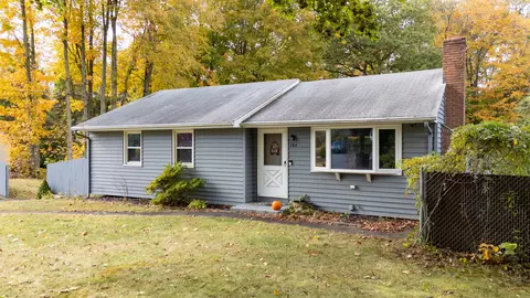 584 Gracey Ave, Meriden, CT 06451