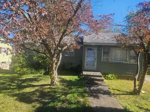 64 Dobson St, Bridgeport, CT 06606