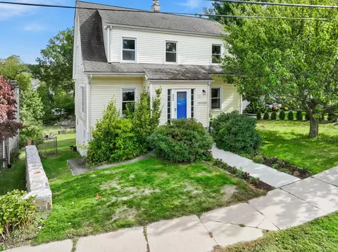 52 Penzance Rd, Stamford, CT 06902
