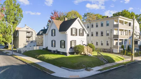 126 Heath St, Hartford, CT 06106