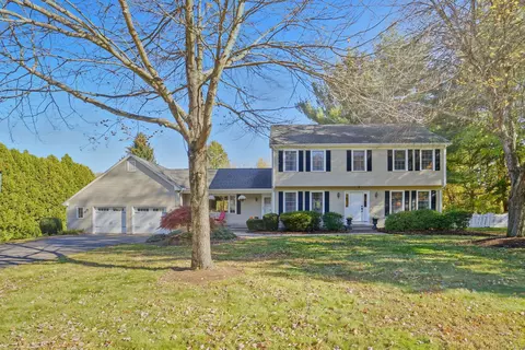 2 Plantation Dr, Suffield, CT 06078