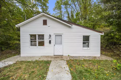 51 Clover St, Waterbury, CT 06706