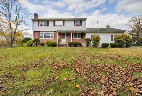 126 Stepstone Hill Rd, Guilford, CT 06437