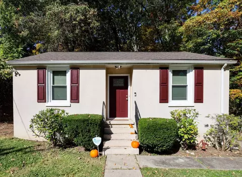 94 Wooster Ave, Waterbury, CT 06708