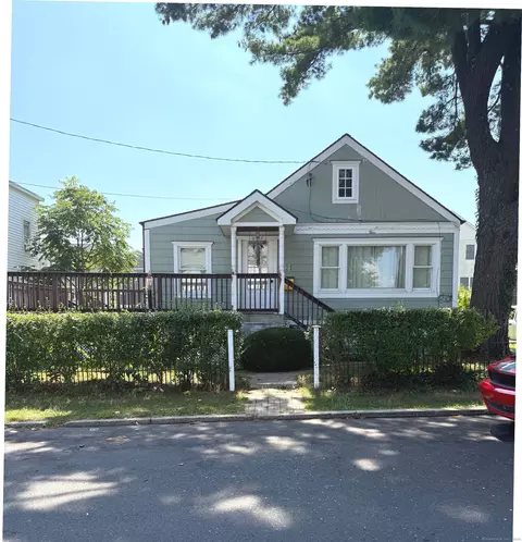 21 Saint Benedict Cir, Stamford, CT 06902