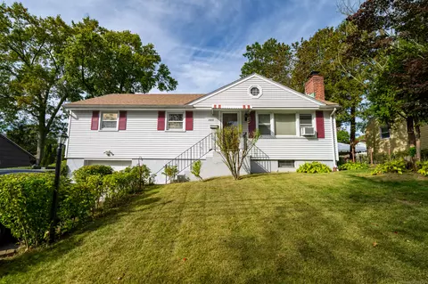 290 Hollywood Ave, Stratford, CT 06614