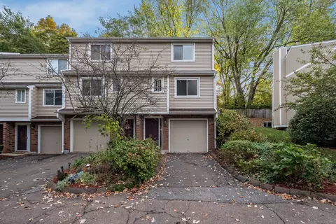 10 Abbey Ln #10, Meriden, CT 06450