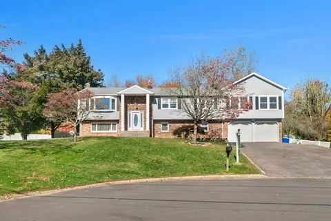 5 Cora Pl, Milford, CT 06460