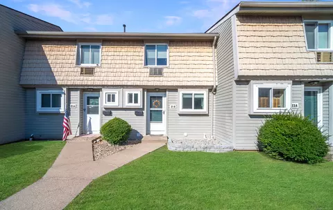 21 Carillon Dr #B, Rocky Hill, CT 06067