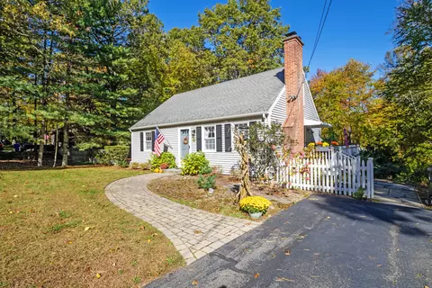 14 Gordon St, Simsbury, CT 06070