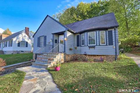 102 Waverly St, Waterbury, CT 06710