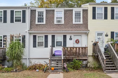 6 Lakeside Dr #P, Ledyard, CT 06339