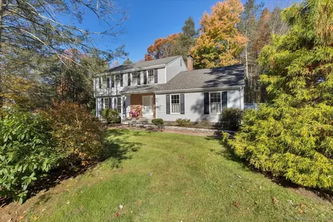 59 Hunting Hills Dr, Southington, CT 06489