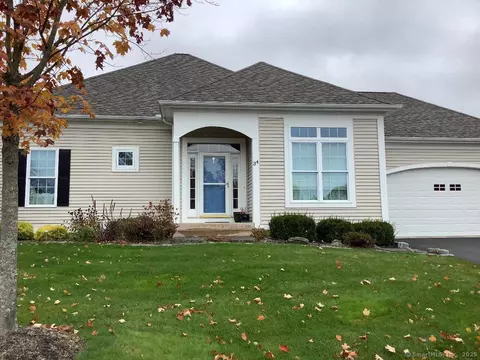 34 Woodsboro Cir #34, Cromwell, CT 06416