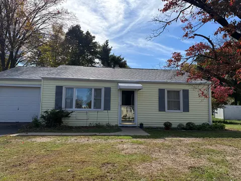 26 Apple St, Wallingford, CT 06492