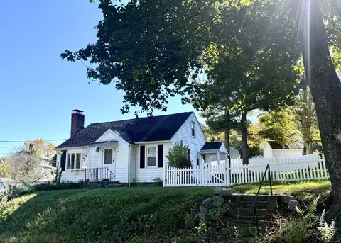 56 Baldwin St, Watertown, CT 06795