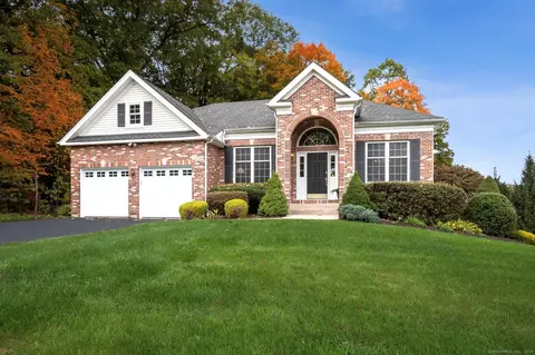 30 Vista Way, Bloomfield, CT 06002
