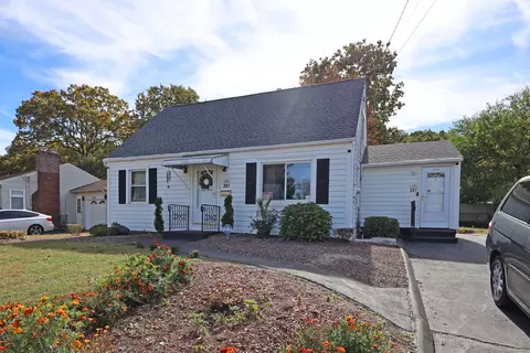 207 Nichols Dr, Waterbury, CT 06708