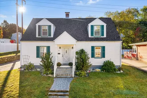 36 Maple St, Griswold, CT 06351