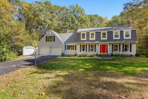 19 Kimberly Dr, Brookfield, CT 06804