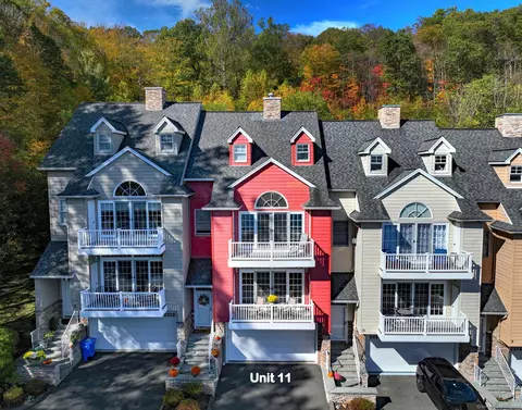 665 River Rd #11, Shelton, CT 06484