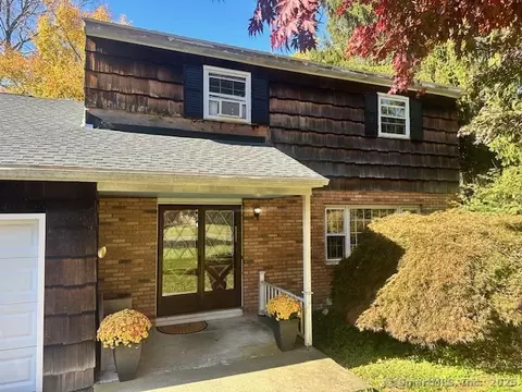 2 Honey Hollow Dr, Bethel, CT 06801