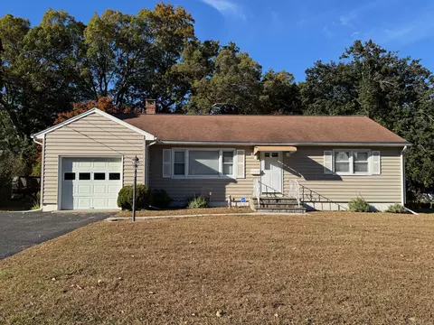 7 Tilden Rd, Danbury, CT 06810