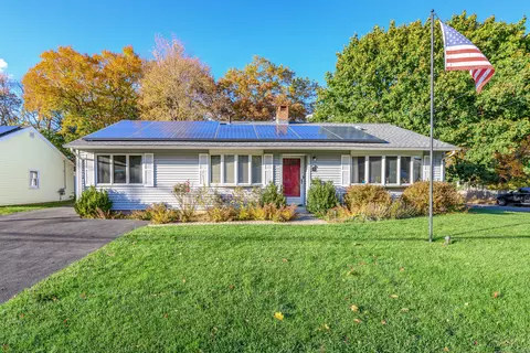 70 Green Manor Dr, East Hartford, CT 06118