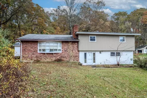 21 Crossmon Rd, New Milford, CT 06776