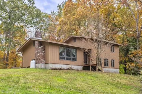 113 Hillyndale Rd, Mansfield, CT 06268