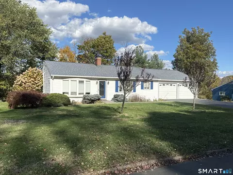 94 Mohawk Dr, Wallingford, CT 06492