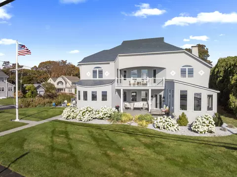 372 Maple Ave, Old Saybrook, CT 06475