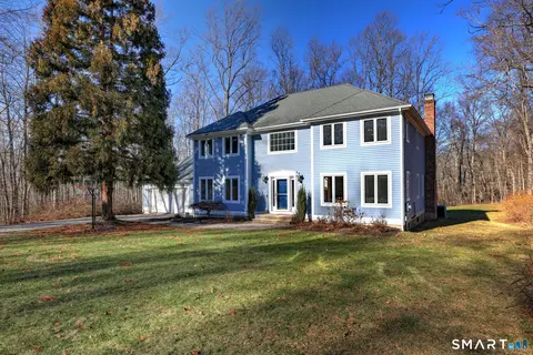 84 Chelsea Ct, Orange, CT 06477